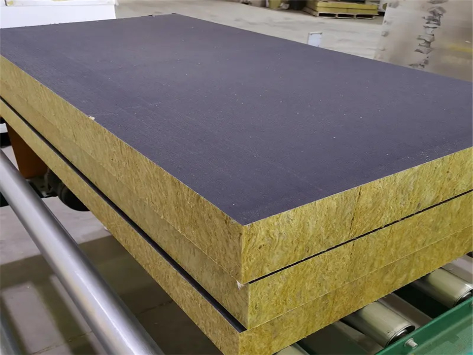 輕質(zhì)巖棉復合板
